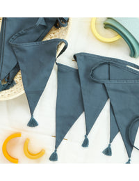 Garlands: Vintage blue