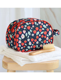 Toiletry bag: Strawberries