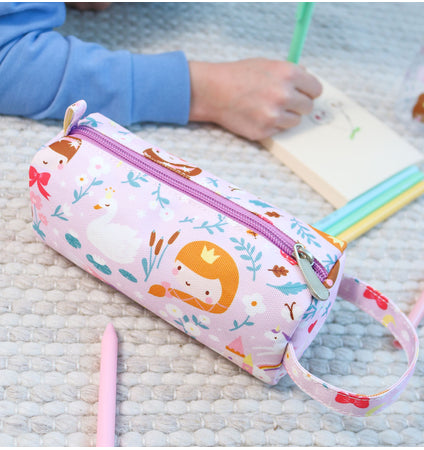 Pencil case: Princesses