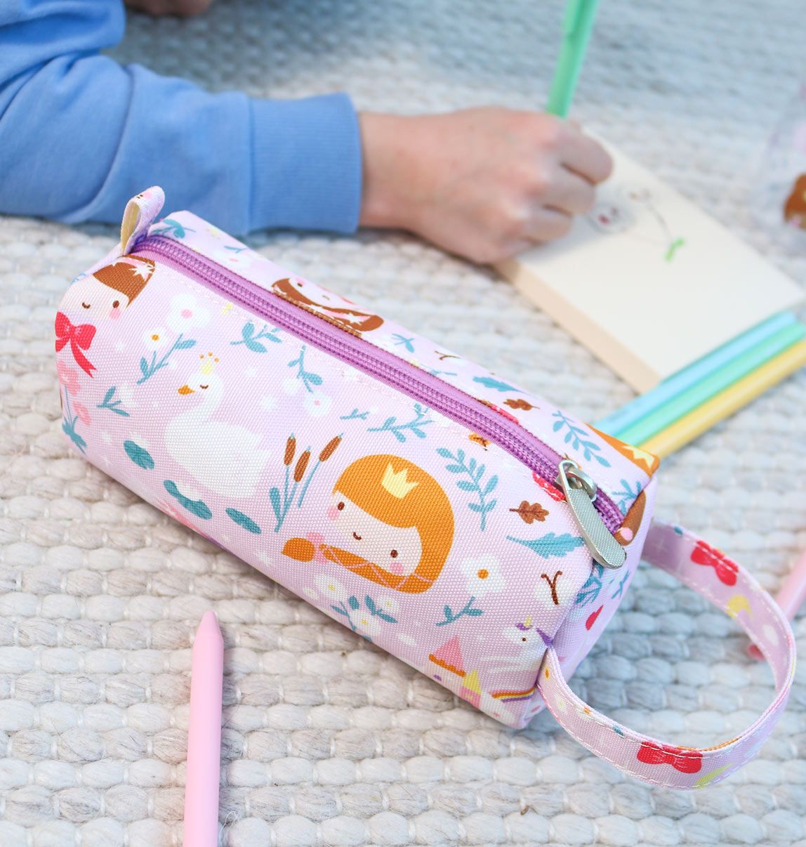 Pencil case: Princesses