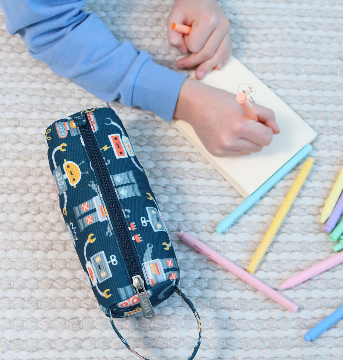 Pencil case: Robots