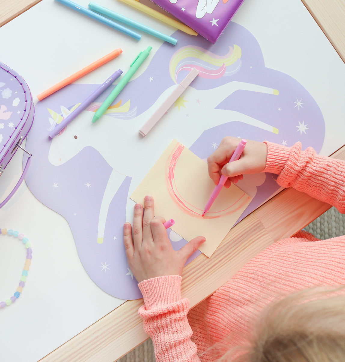 Placemat: Jumping unicorn