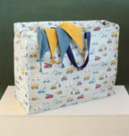 XL opbergtas van a little lovely company met voertuigen print
