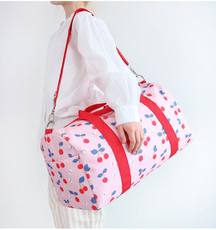 Travel bag: Cherries