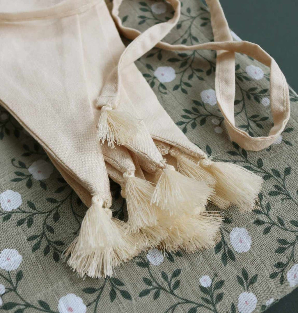 Garland: Cream
