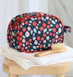 Toiletry bag: Strawberries