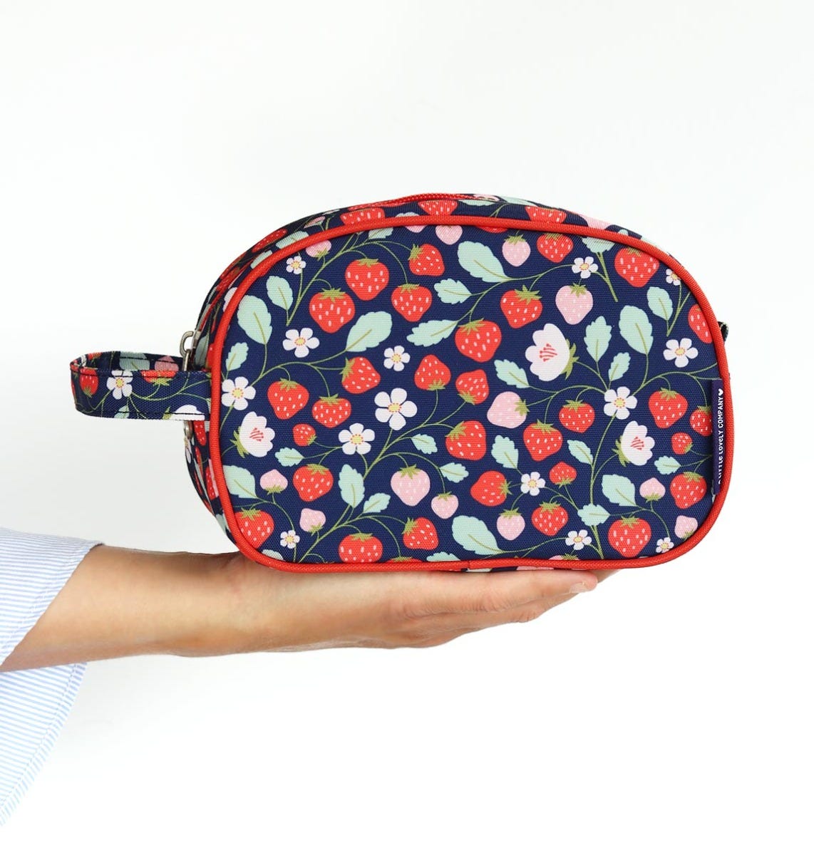 Toiletry bag: Strawberries